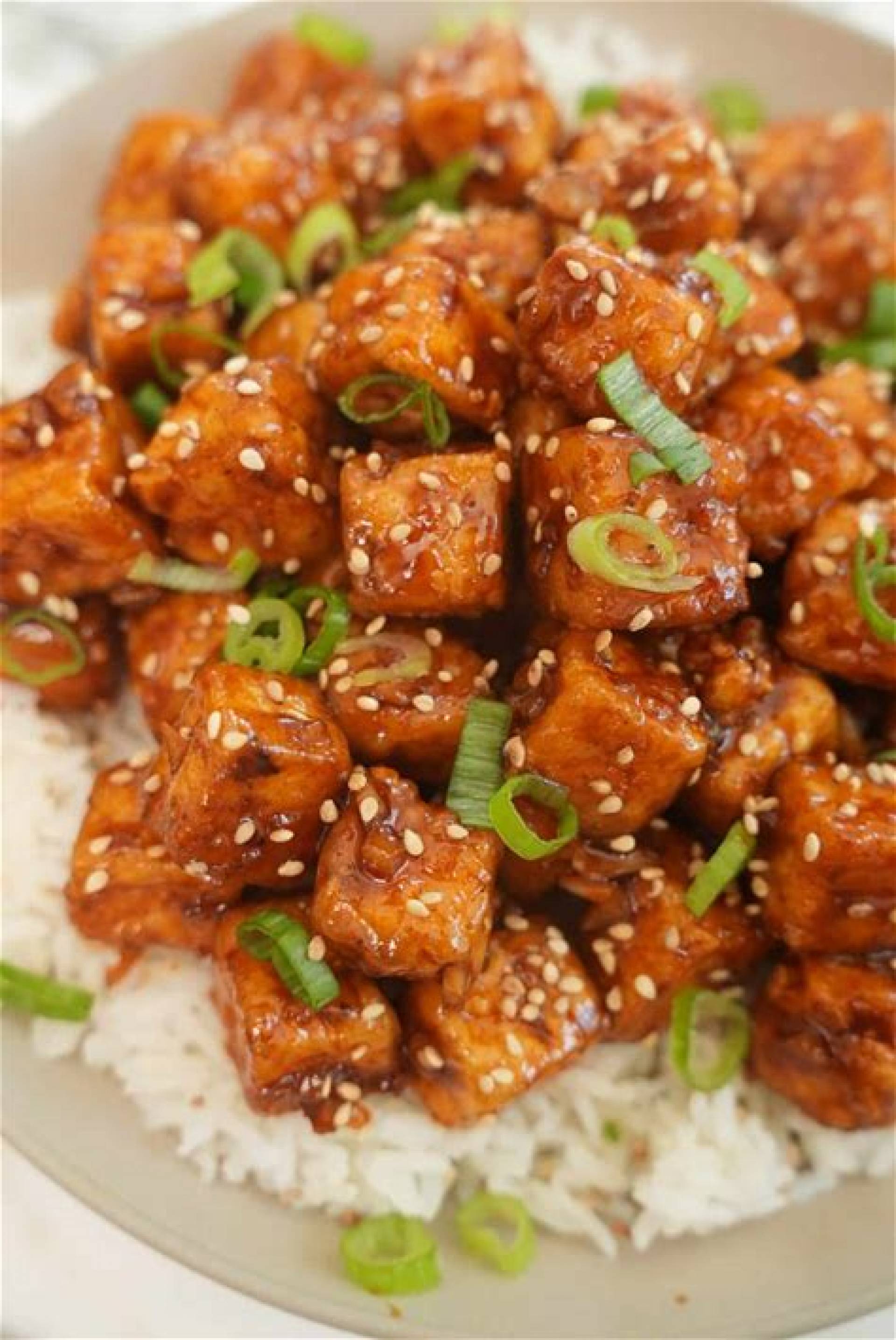 Spicy Honey Garlic Tofu with White Rice