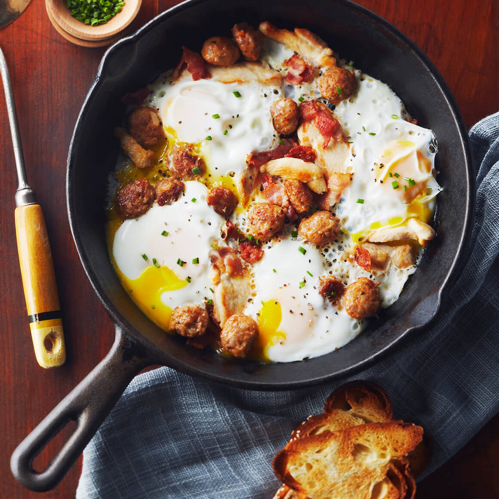 Breakfast Skillet Eggs